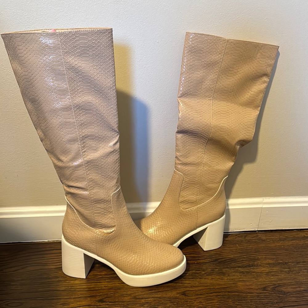 Oasis Tan and White Heeled Boots with Chunky Heel